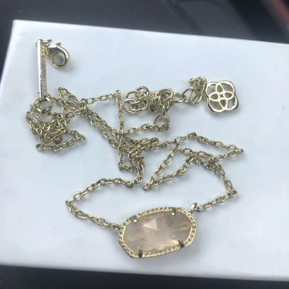Kendra Scott necklace